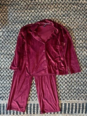 Steve Madden Red Velvet Pajama Set Size M